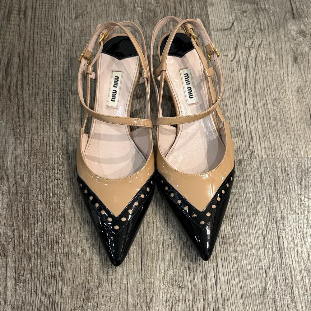 Miu Miu Black and Tan Patent Leather Pointed Kitten Heels